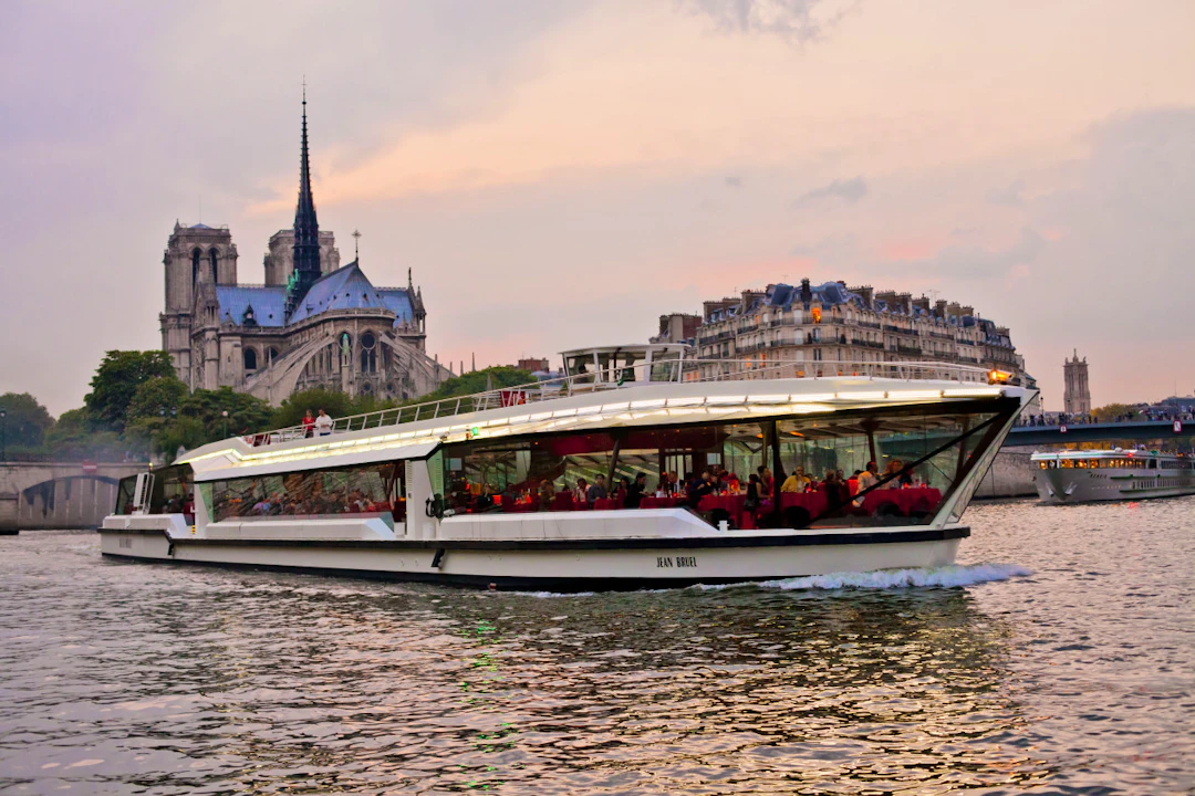 Seine River Sightseeing Cruise by Bateaux Mouches Ticket